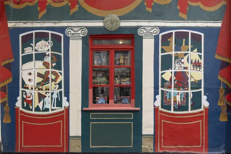 A wall mural outside Pollock&#39;s Toy Museum in London