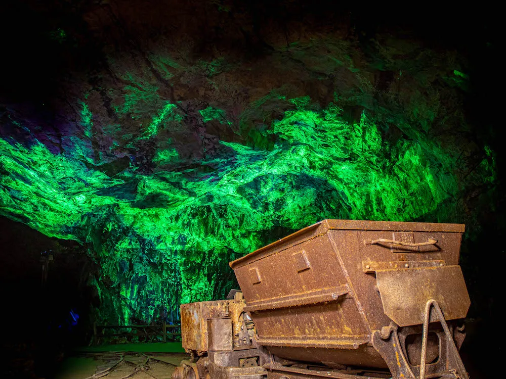 Black Lights Turn This North Carolina Mine Into a Psychedelic Wonderland