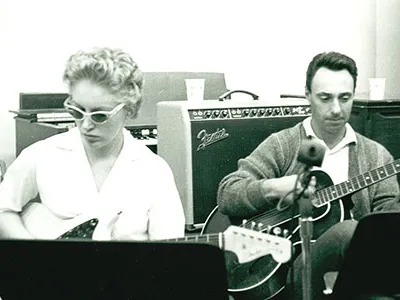 Carol Kaye and Bill Pitman on guitar at Gold Star; circa 1963.