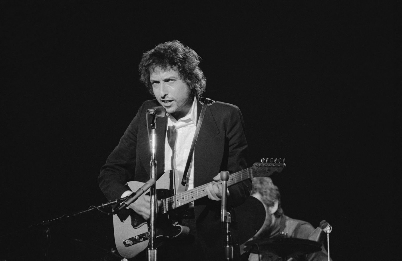 What Bob Dylan Wrote in His High School Love Letters