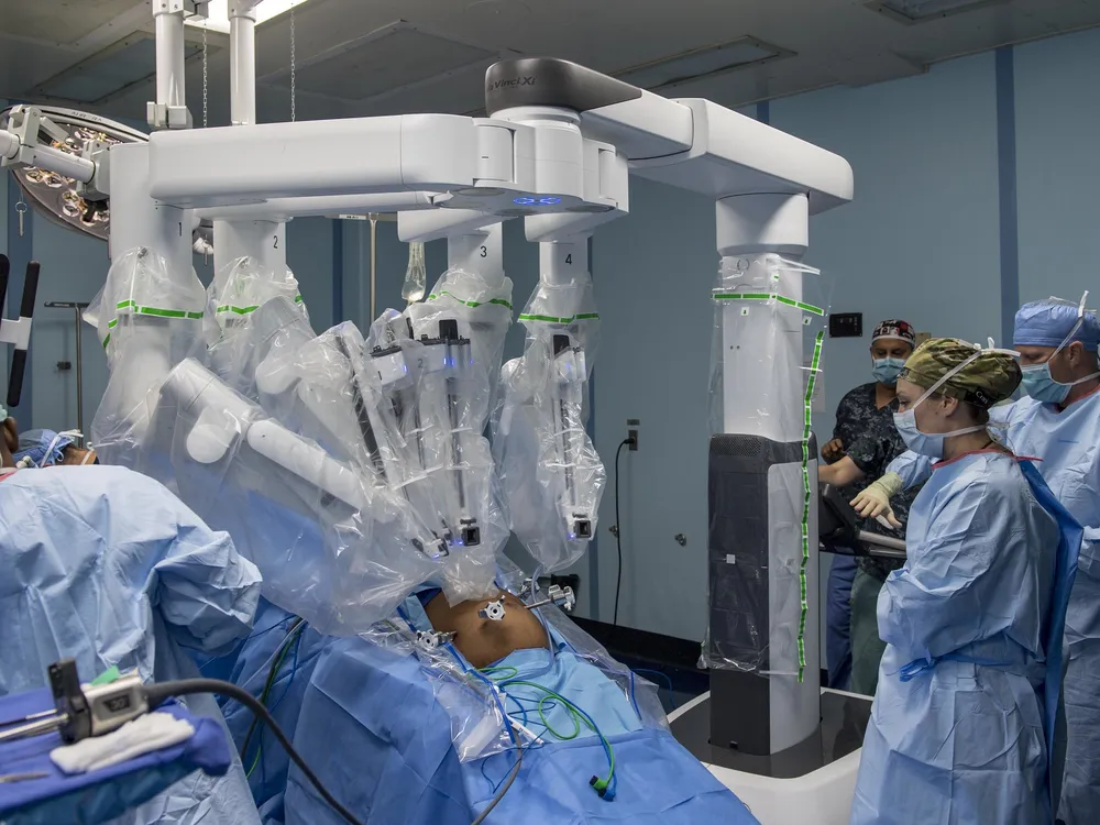 The Past, Present and Future of Robotic Surgery | Innovation| Smithsonian  Magazine