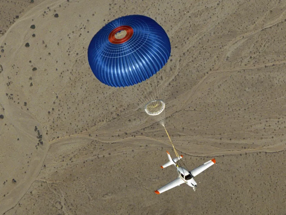 Those Parachutes for Small Airplanes Really Do Save Lives | Air & Space  Magazine| Smithsonian Magazine