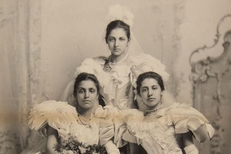 A photograph of Sophia Duleep Singh (on the right) with her older sisters, Catherine (left) and Bamba (middle)