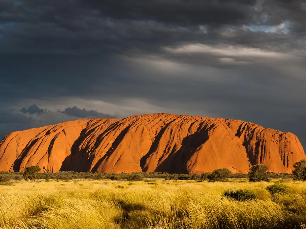 Uluṟu_(Ayers_Rock),_Sunset.jpg