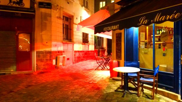 Romantic view of a café at night in Versailles (France) thumbnail