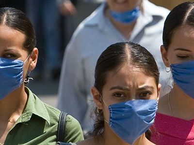 Citizens of Mexico City wear masks to prevent the spread of swine flu.