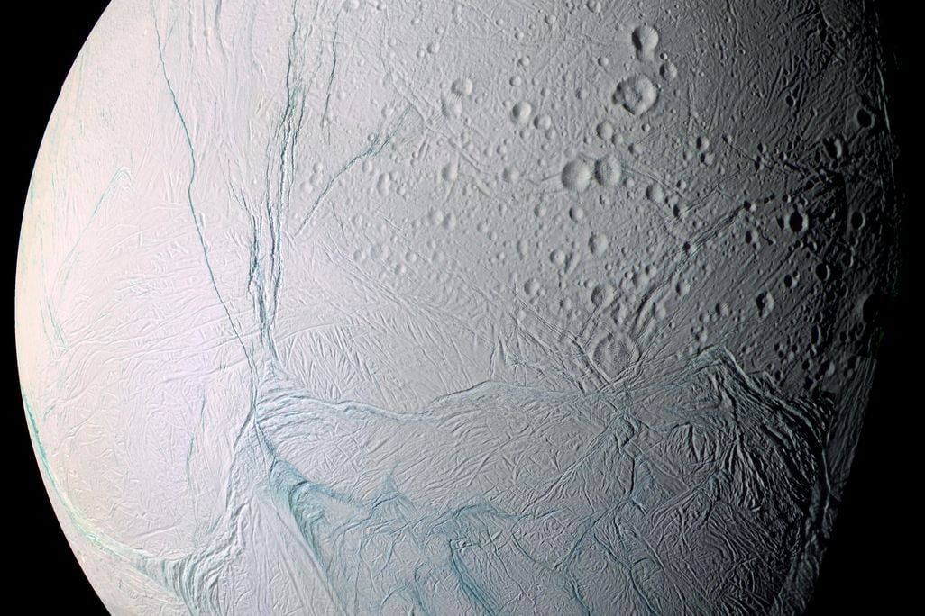 04_04_2014_enceladus.jpg