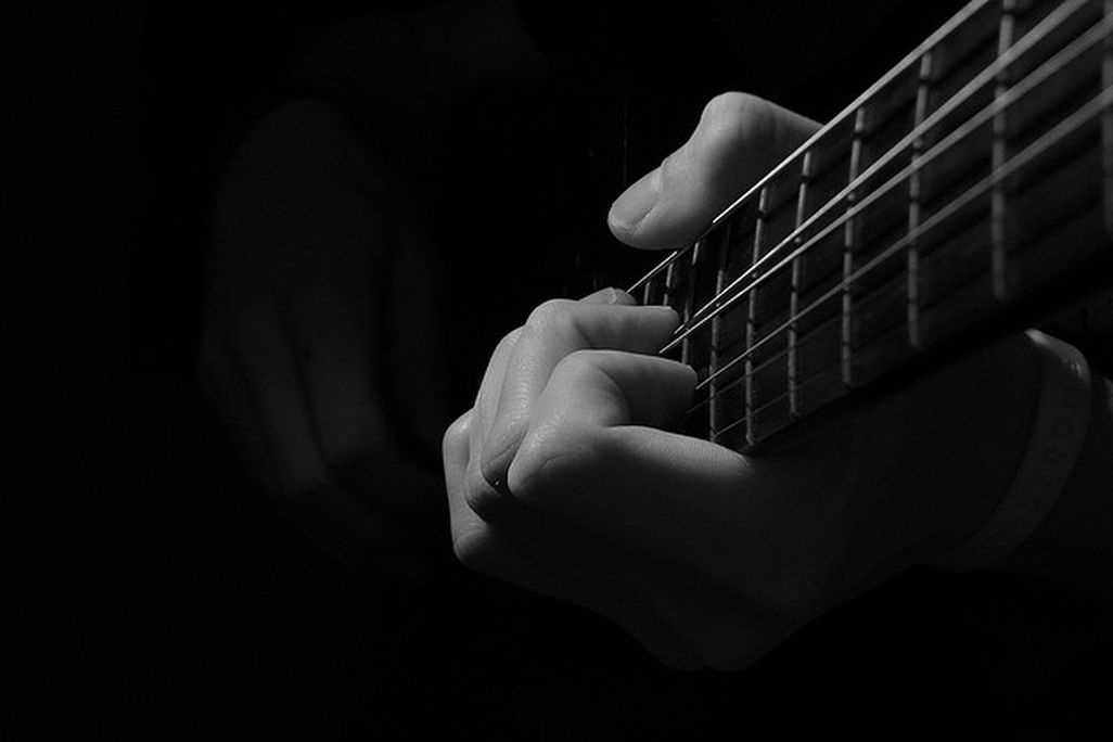 2013092610202909_26_2013_guitar.jpg