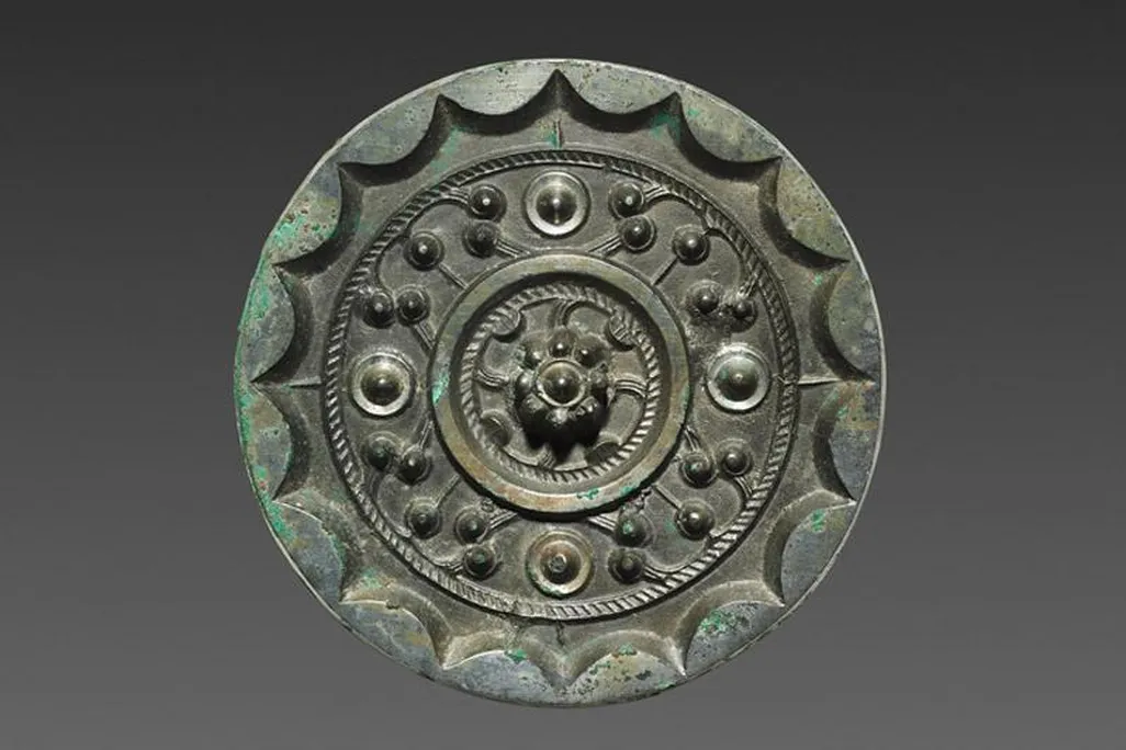 Bronze mirror dated to Han dynasty