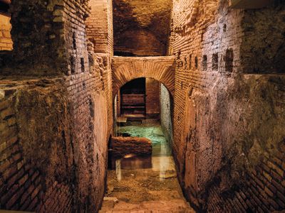 The Vicus Caprarius (City of Water), an underground museum that includes an ancient apartment complex, was discovered in 1999-2001.