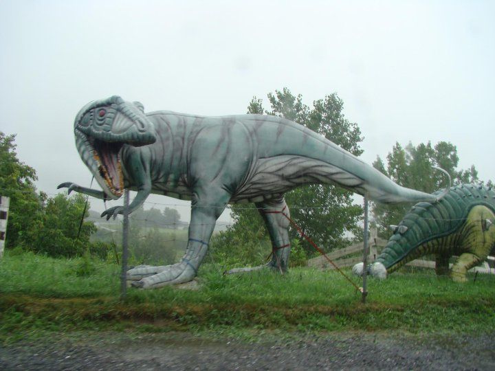 20110520083233Canada-dinosaur-sculpture.jpg