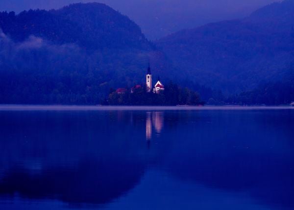 Dawn at Lake Bled thumbnail