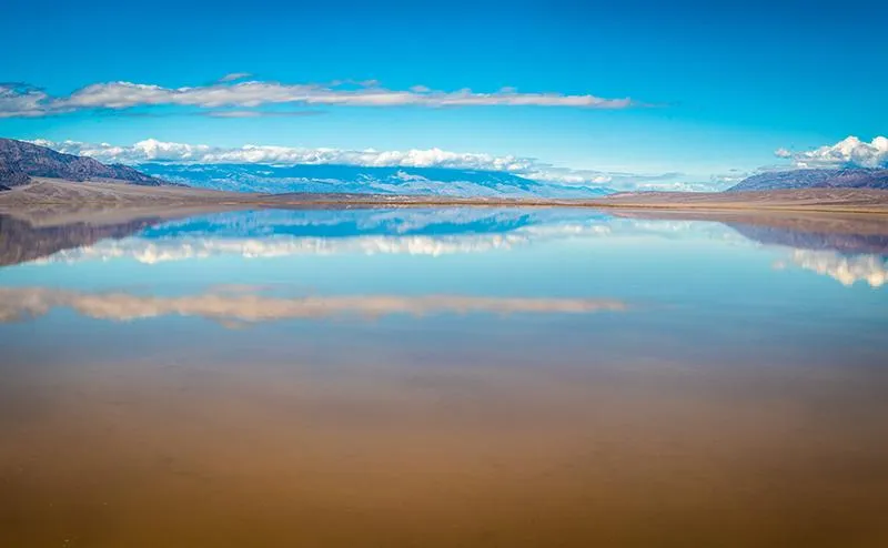 Flooding Creates a 10-Mile-Long Lake in Death Valley