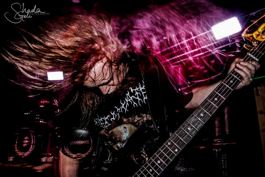 guitarist-of-world-famous-death-metal-band-decapitated-on-stage