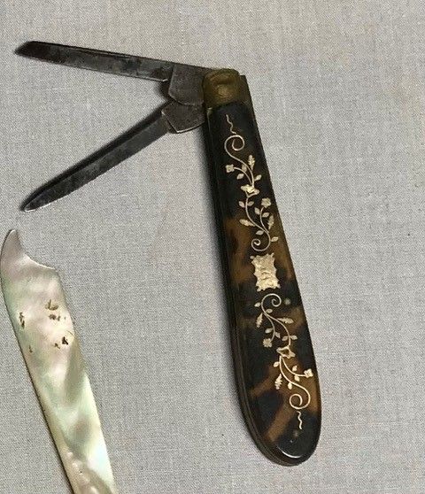 Tortoiseshell knife