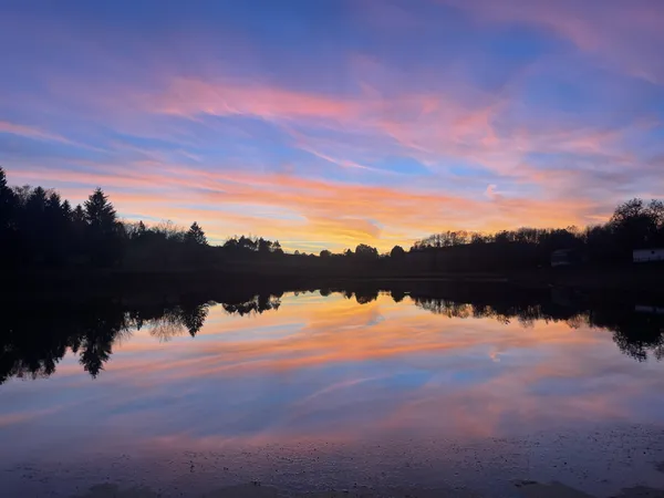 Cotton Candy Skies over Ridilla Lakes Lane thumbnail