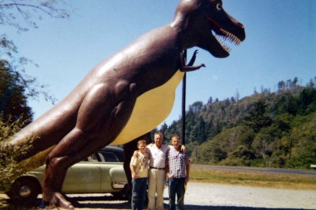 20110520083142thunderbeast-park-tyrannosaurus.jpg