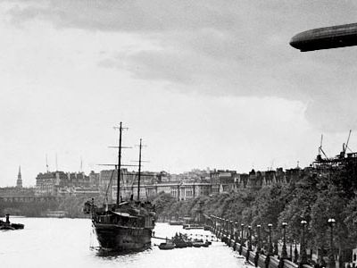 Arch_Blimp_Flash_JJ09.jpg