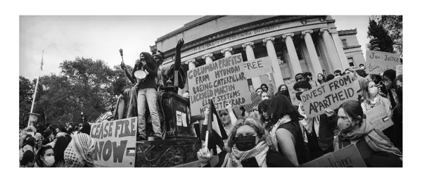 Protests Enter Fourth Day at Columbia University thumbnail