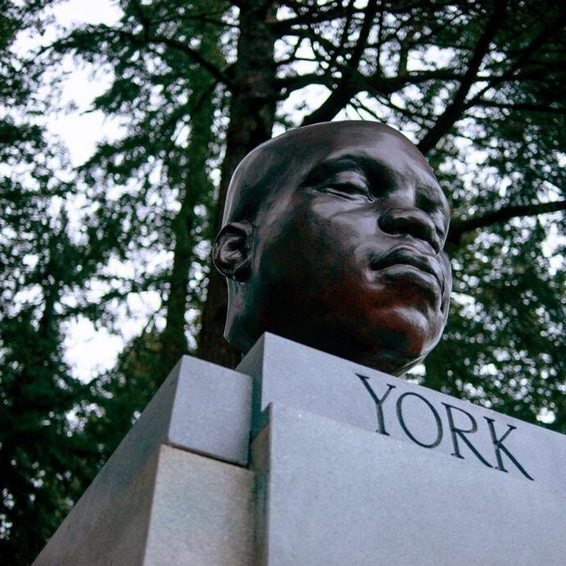 Anonymous Artist Installs Bust of York, Enslaved Explorer Who Accompanied  Lewis and Clark, in Portland Park, Smart News