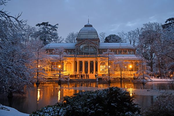 "Palacio de Cristal" (Cristal Palace) covered in snow during the Filomena Storm this year thumbnail