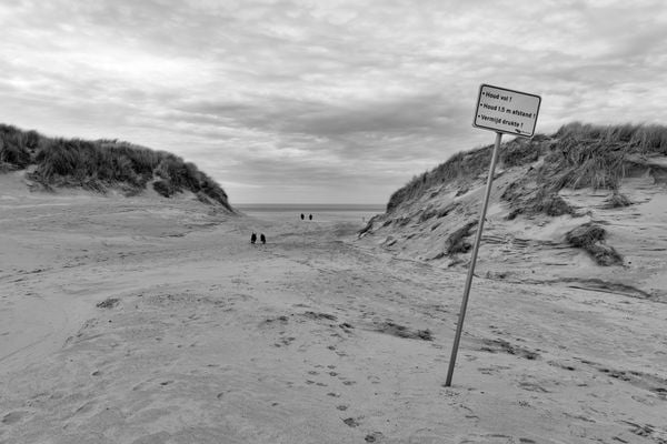 Deserted beach during lockdown thumbnail