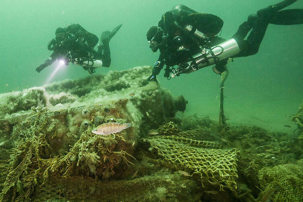 Stellwagen Bank Shipwreck and Divers