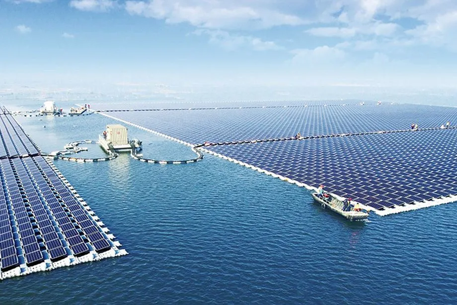 Turns On the World's Largest Floating Solar | Smart News| Smithsonian Magazine
