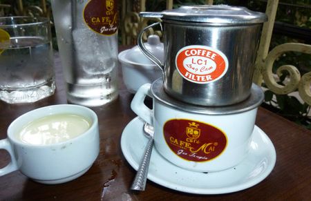 Cafe Mai's cup of ca phe cut chon.