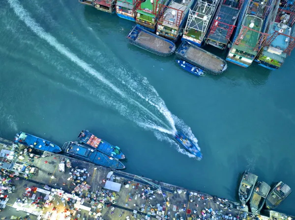 Sailing in the harbor thumbnail