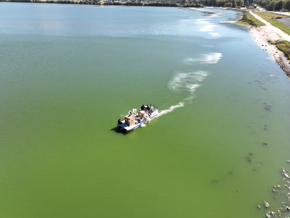 BlueGreen Water Technologies treats Doctors Lake in Florida