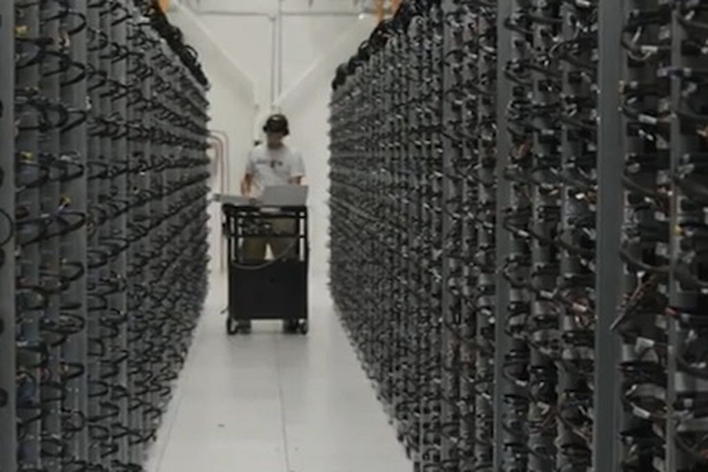20121017101020googleservers.jpg