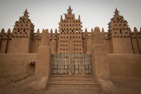 The mud-brick buildings of Djenné, Mali, are among six at-risk African heritage sites spotlighted by a new study.