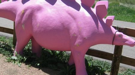 A hot pink Stegosaurus at the Dinosaur Ridge visitor's center