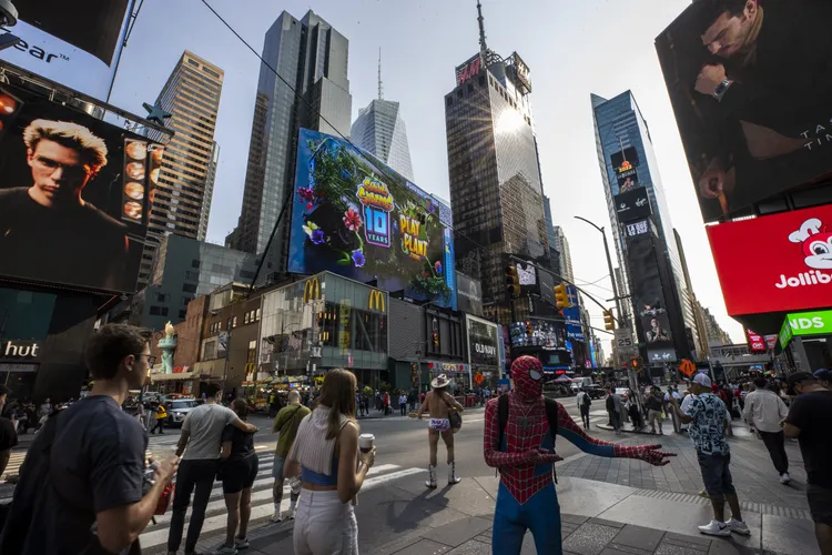 Times Square performer