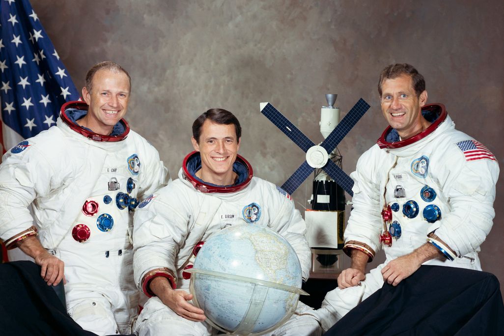 Skylab_4_suited_crew_portrait.jpg