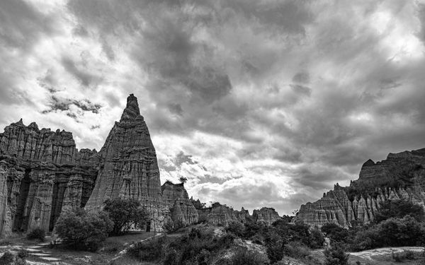 Earthen Forest of Wind and Cloud thumbnail