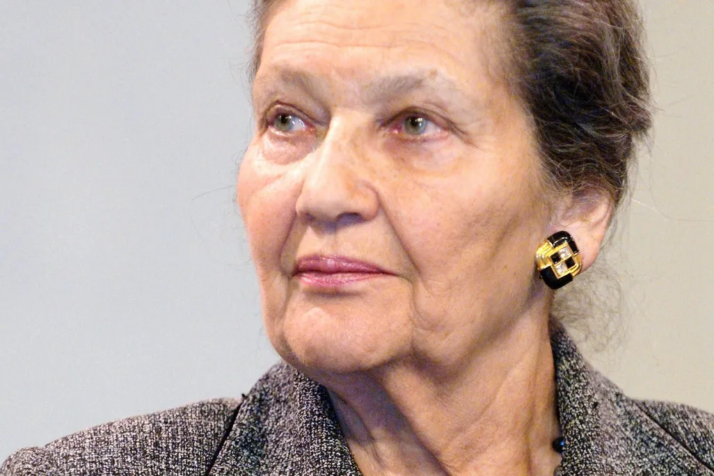 Simone_Veil,_gymnase_Japy_2008_02_27_n3_ret.jpg