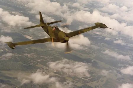 The PA-48 was an almost-all-new airplane, but it bore a strong resemblance to its heroic ancestor, the P-51 Mustang. 
