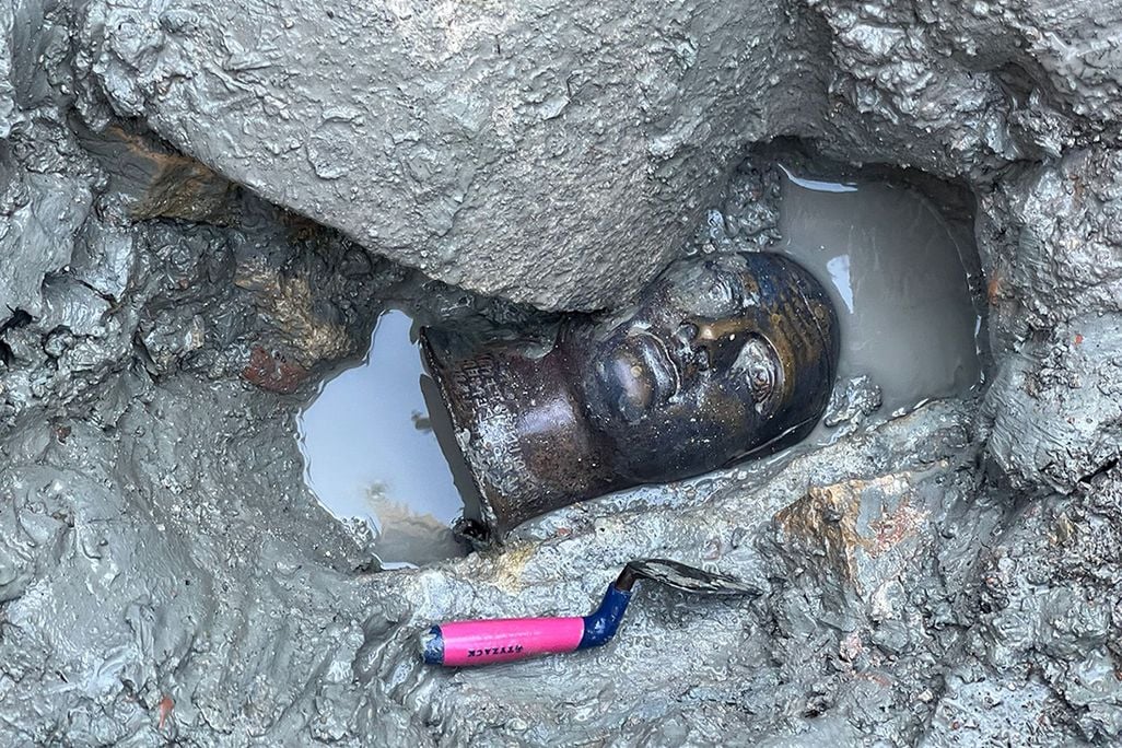 Head excavation