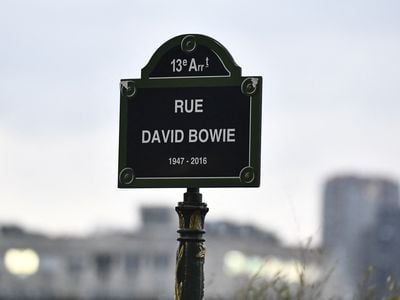 You Can Now Walk Down 'Rue David Bowie' in Paris image