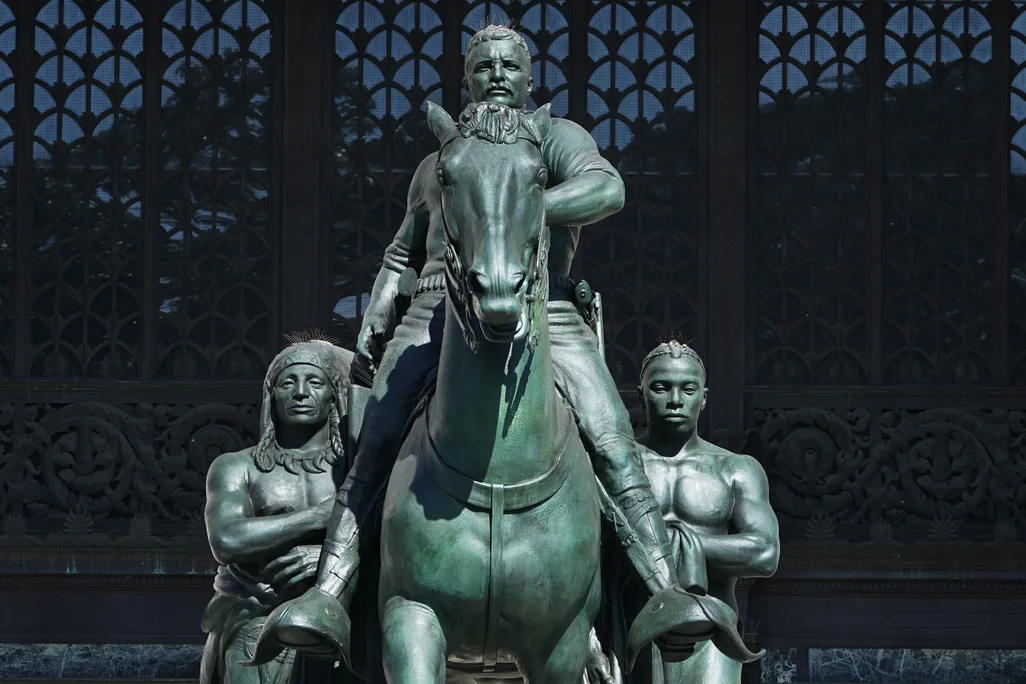 Photo of the Teddy Roosevelt statue outside of AMNH