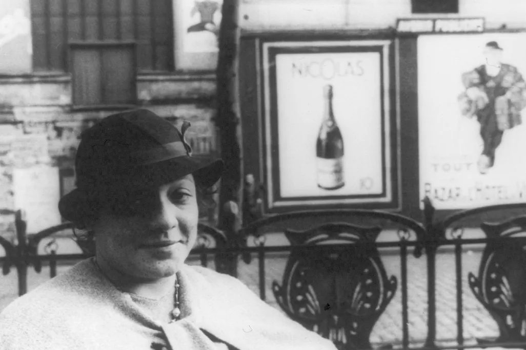 Ada "Bricktop" Smith poses in Paris