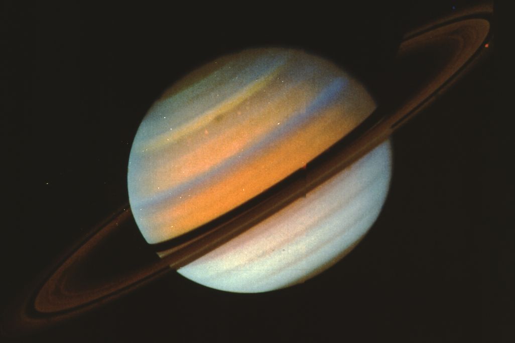 A photo of Saturn showing its tilted axis and its rings