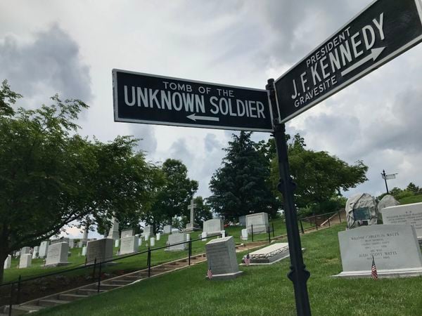 Sign of Unknown Soldier and Kennedy at Arlington thumbnail