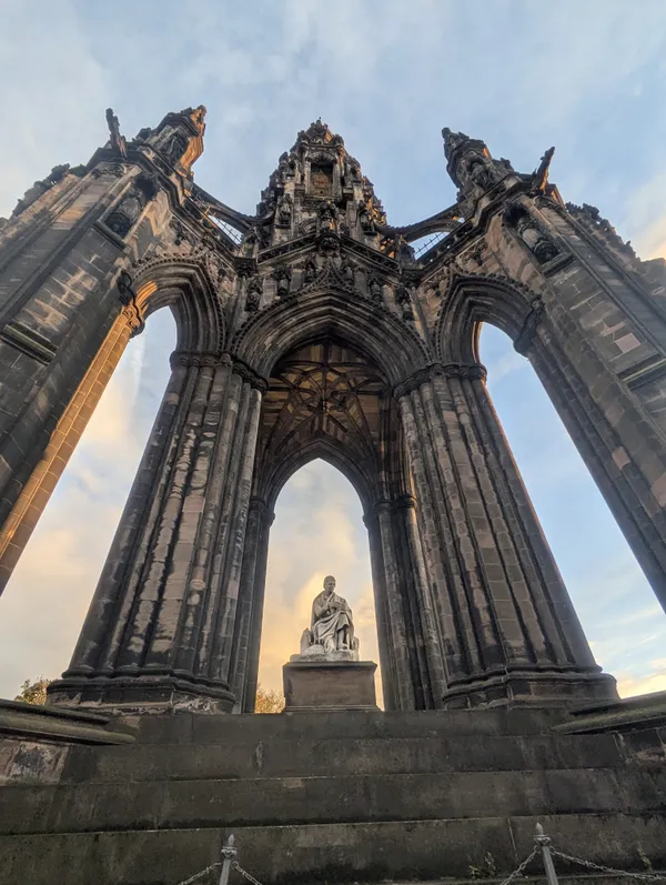 The golden hour of the Scott Monument thumbnail