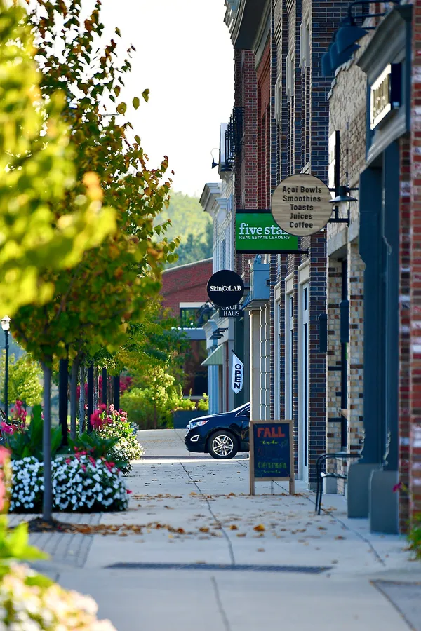 A slice of Americana in Ada, Michigan thumbnail