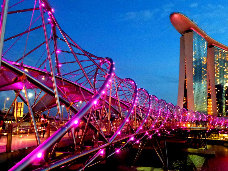 CROSSING THE HELIX BRIDGE Smithsonian Photo Contest Smithsonian