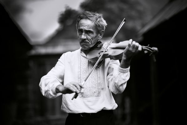 The violinist thumbnail