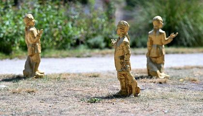 Skradziono ponad 200 złotych statuetek Mozarta w Salzburgu
